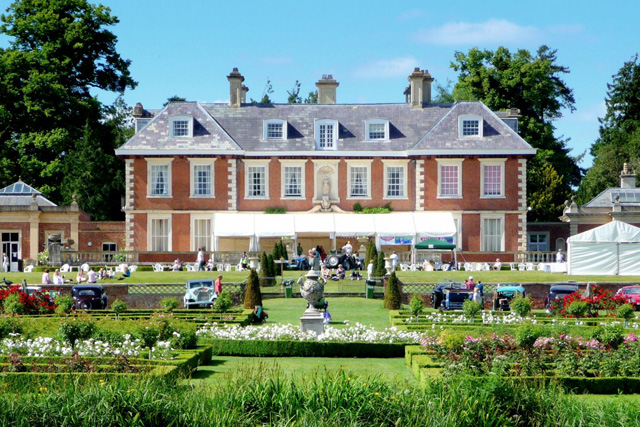 Highnam Court Gardens: Cotswold Bucket List, The Old Stocks Inn